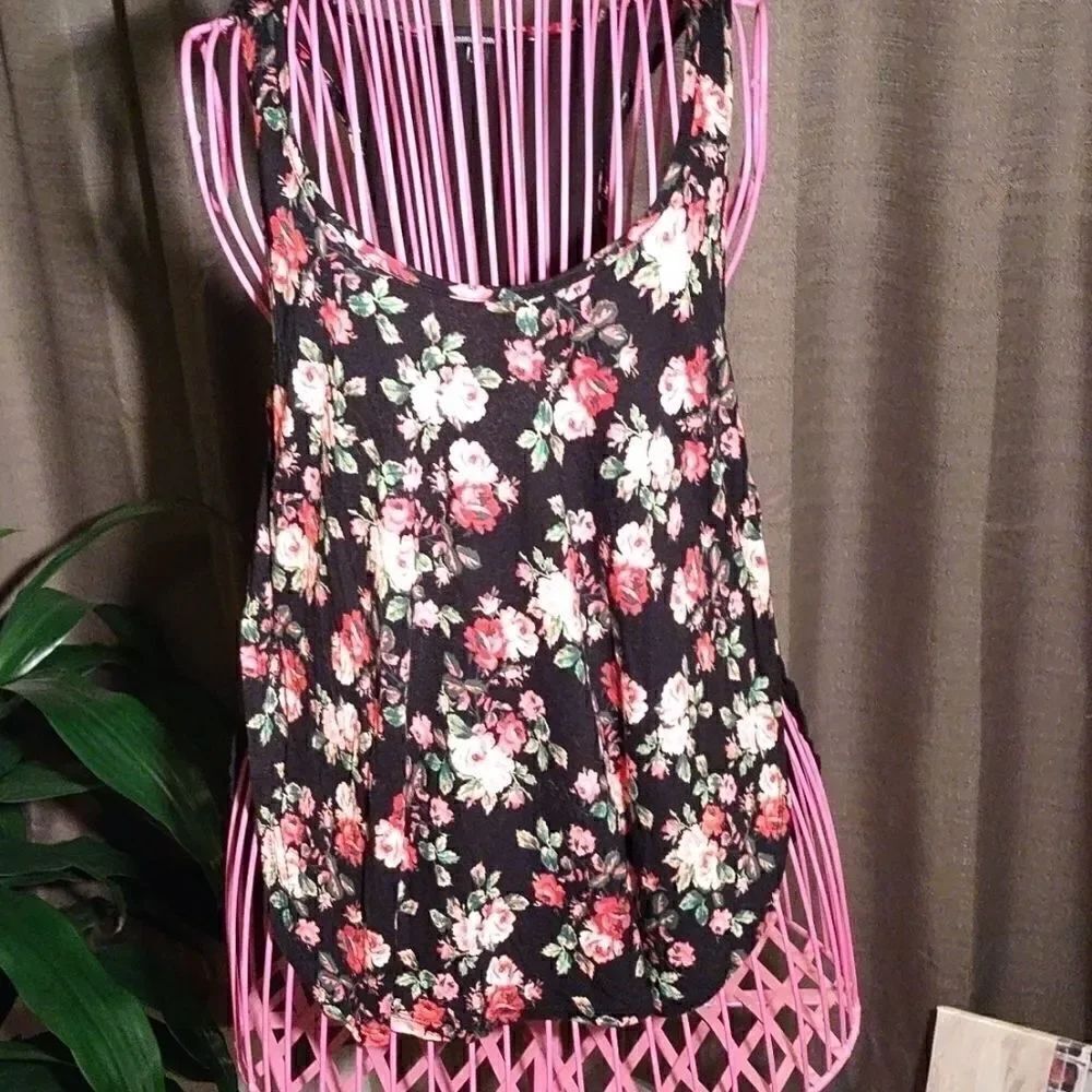 Ambiance Floral Tank Top sz Small
